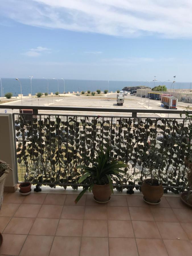 مبيت وإفطار بولينيانو آ ماري Lo Scoglio المظهر الخارجي الصورة